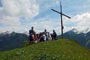 45 Autoscatto alla croce del Monte Colle